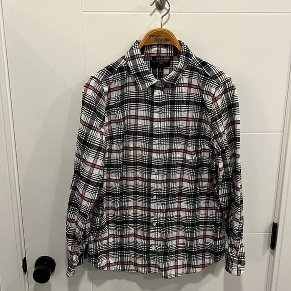 Banana Republic  classic fit flannel button up shirt size large - Picture 3 of 12